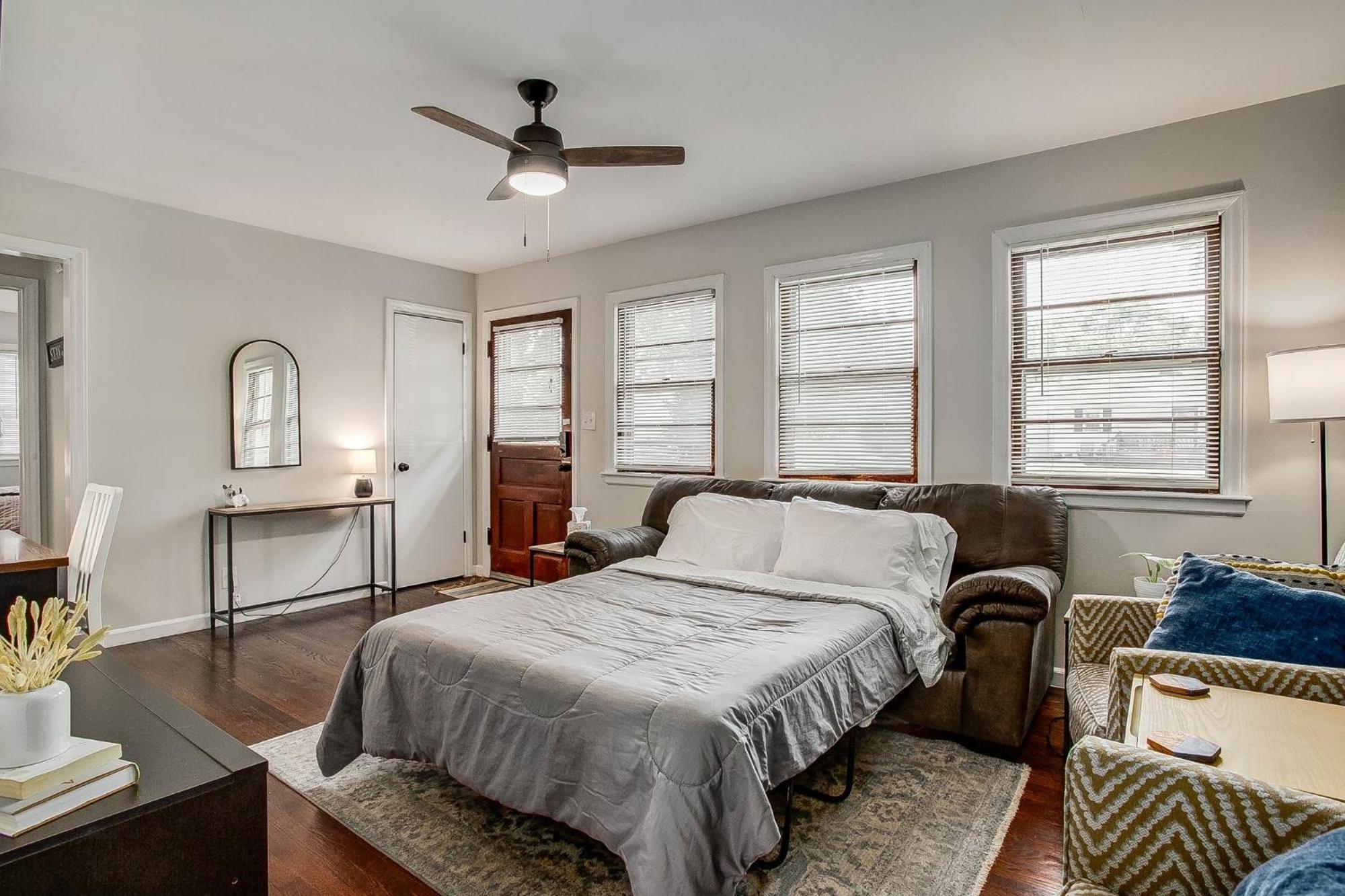 Chic Home With Huge Grassy Yard 7 Mins To Arrowhead Stadium Independence Kültér fotó