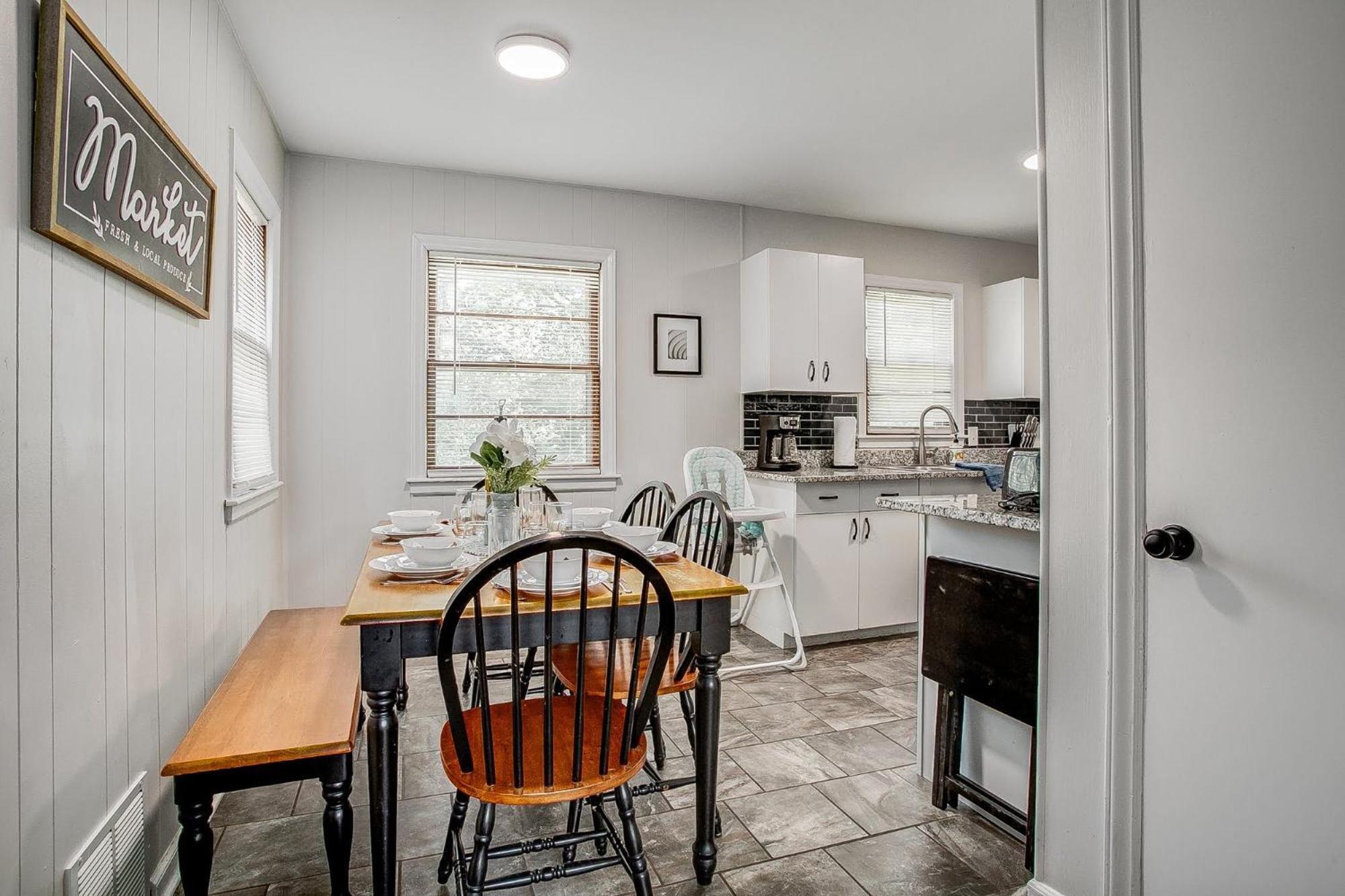 Chic Home With Huge Grassy Yard 7 Mins To Arrowhead Stadium Independence Kültér fotó