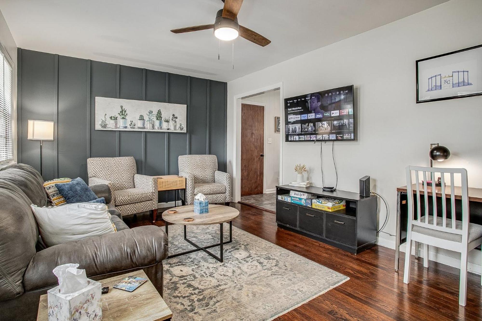 Chic Home With Huge Grassy Yard 7 Mins To Arrowhead Stadium Independence Kültér fotó