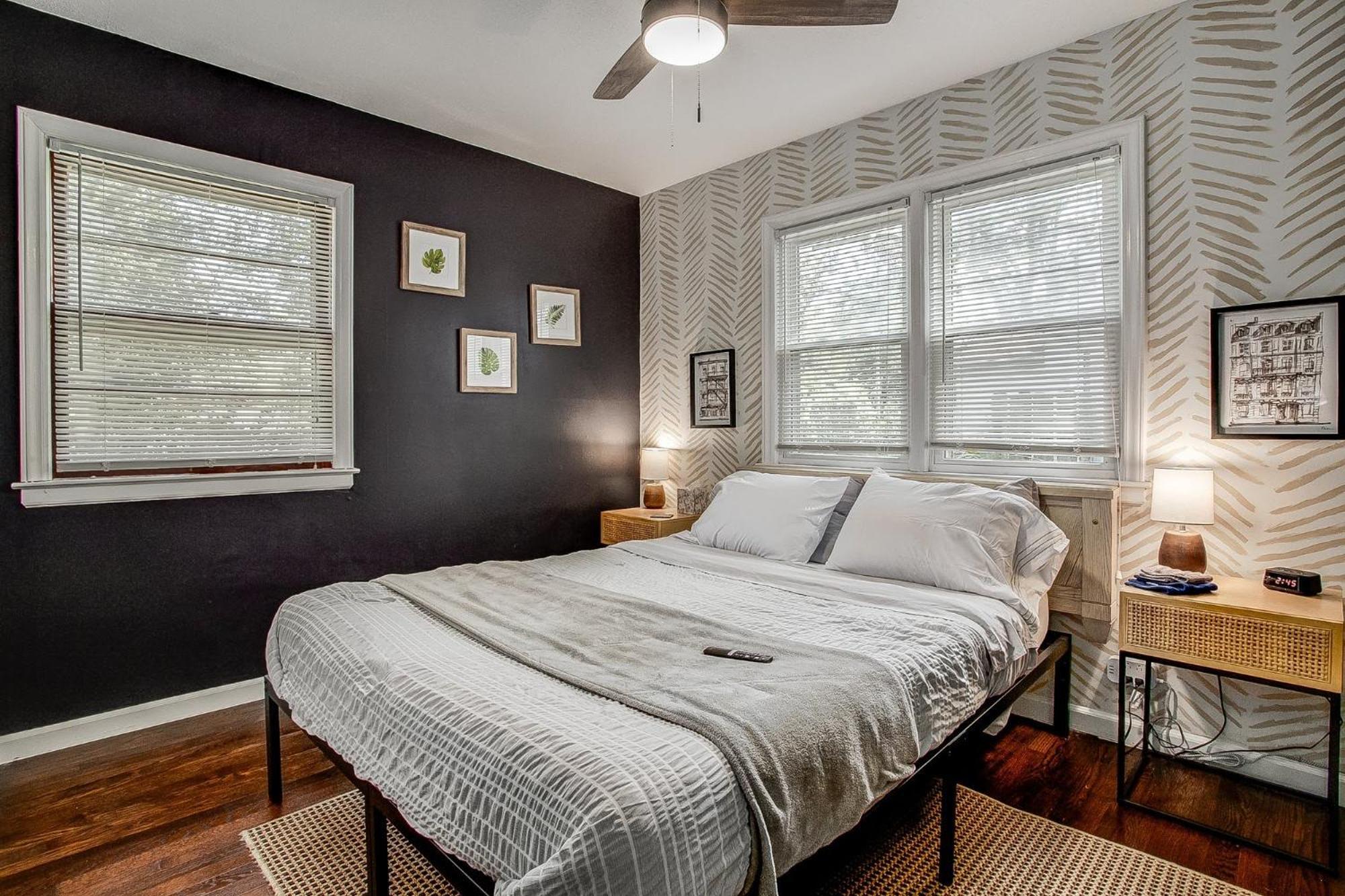 Chic Home With Huge Grassy Yard 7 Mins To Arrowhead Stadium Independence Kültér fotó